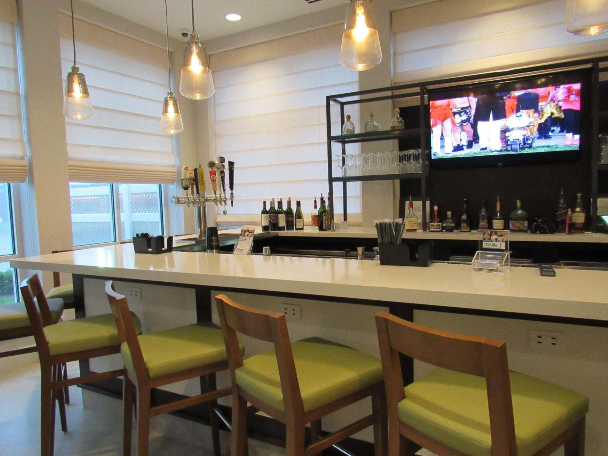 Hilton Garden Inn Springfield Exterior foto